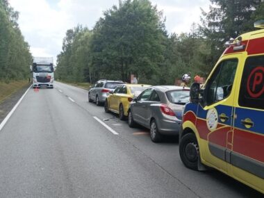 Zdarzenie drogowe na DW 908 w powiecie tarnogórskim Zdarzenie drogowe na DW 908 w powiecie tarnogórskim