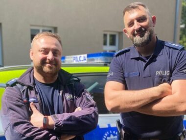 Radzionkow policjnaci ratownicy uratowali seniorke Radzionkow policjnaci ratownicy uratowali seniorke