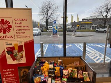 Wiosenna zbiórka żywności w Tarnowskich Górach Tarnowskie gory zbiorka caritas