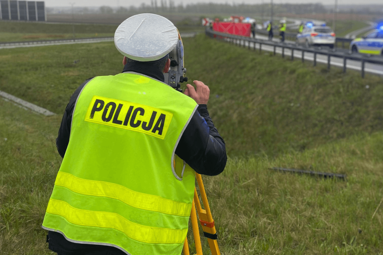 Wypadek w Czekanowie na zjeździe z A1