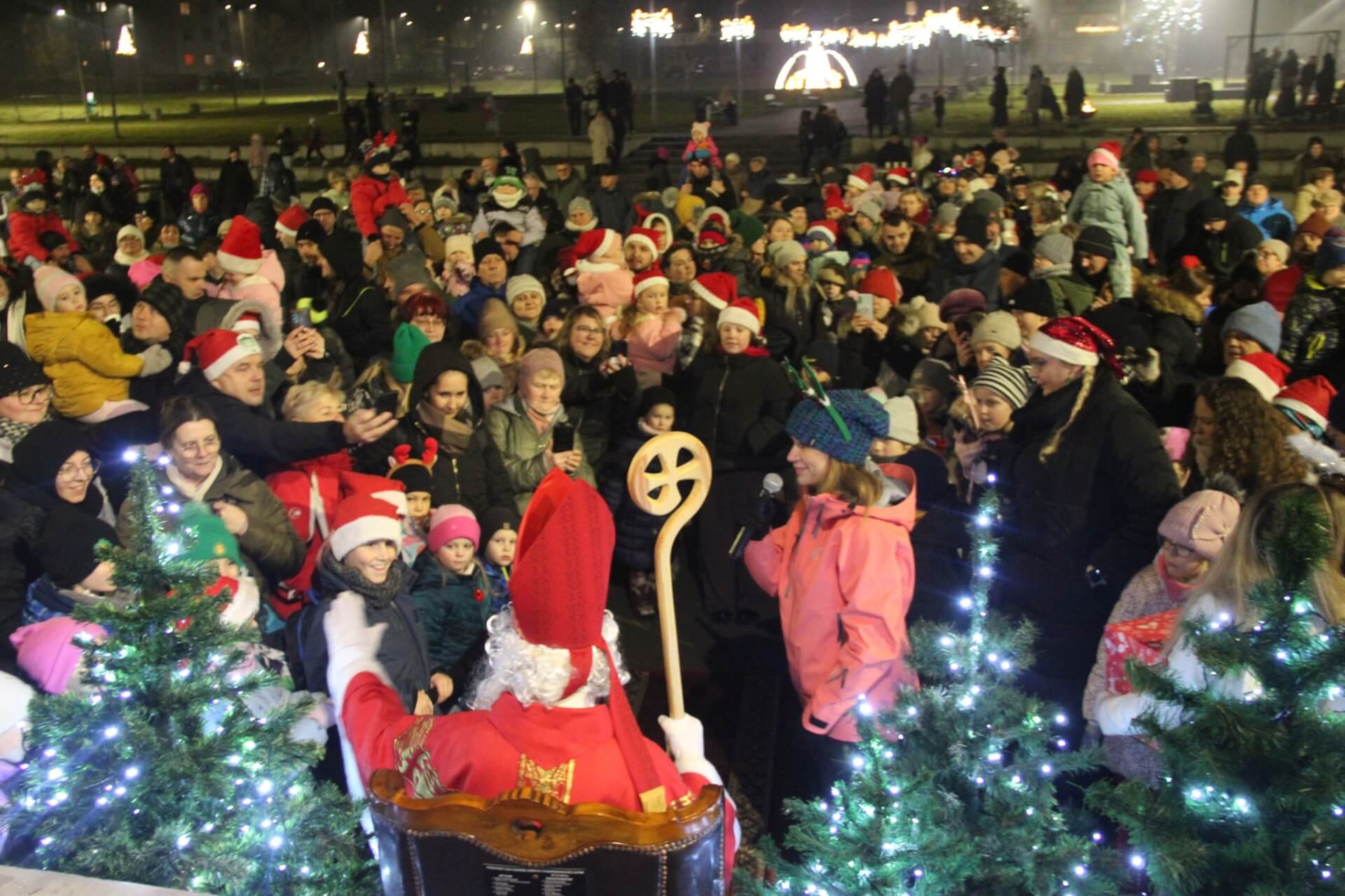 Przedświąteczne imprezy w Radzionkowie. Wizyta Mikołaja, jarmarki, warsztaty i inne atrakcje!