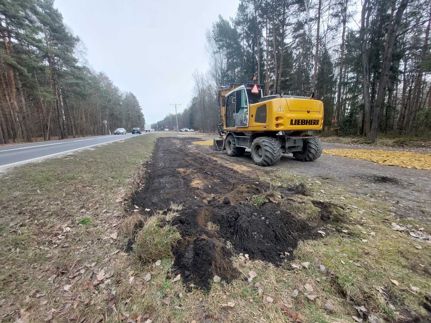 Nowy parking nad zalewem Nakło-Chechło