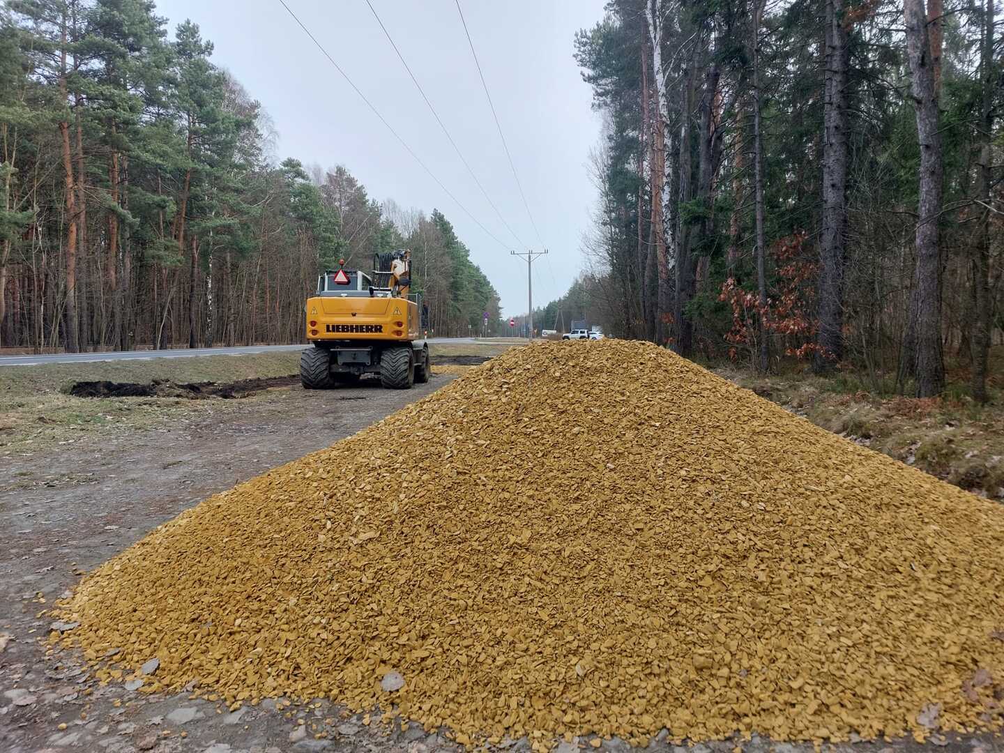 Nowy parking nad zalewem Nakło-Chechło