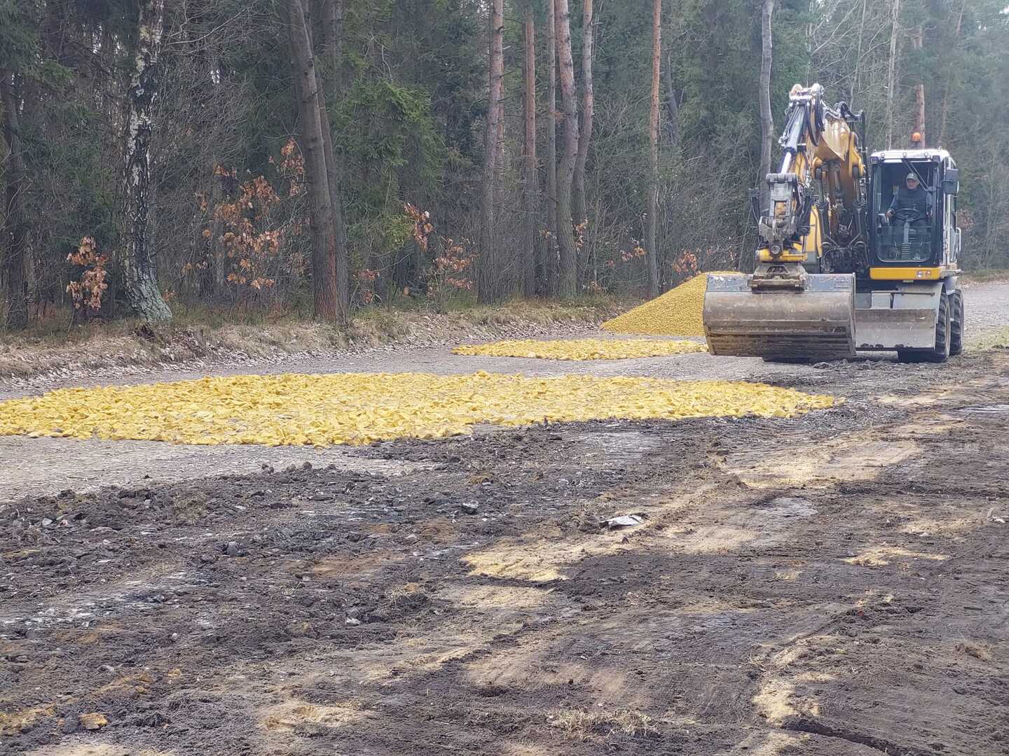 Nowy parking nad zalewem Nakło-Chechło