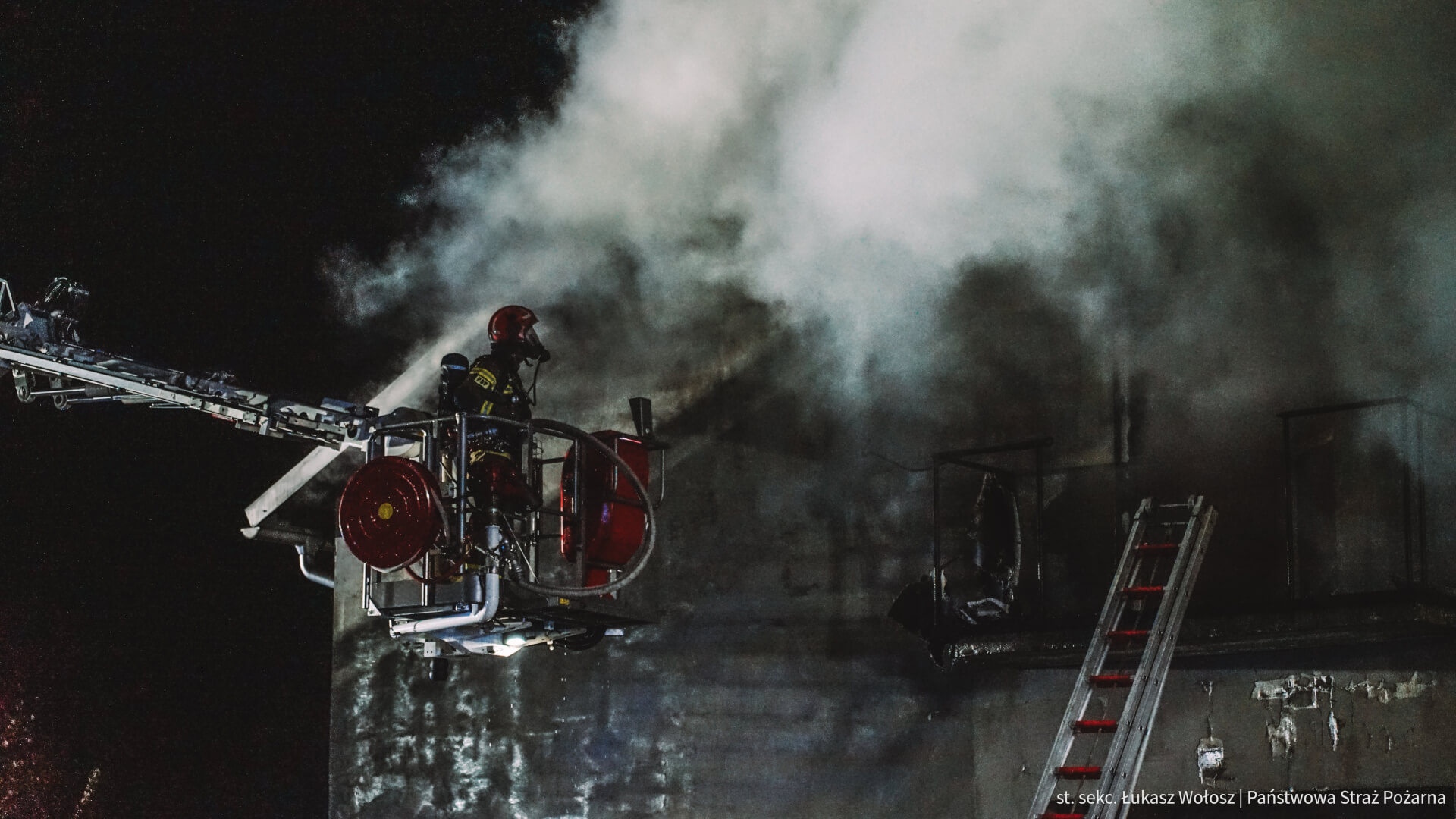 Pożar w zakładzie produkcyjnym w Sadowie