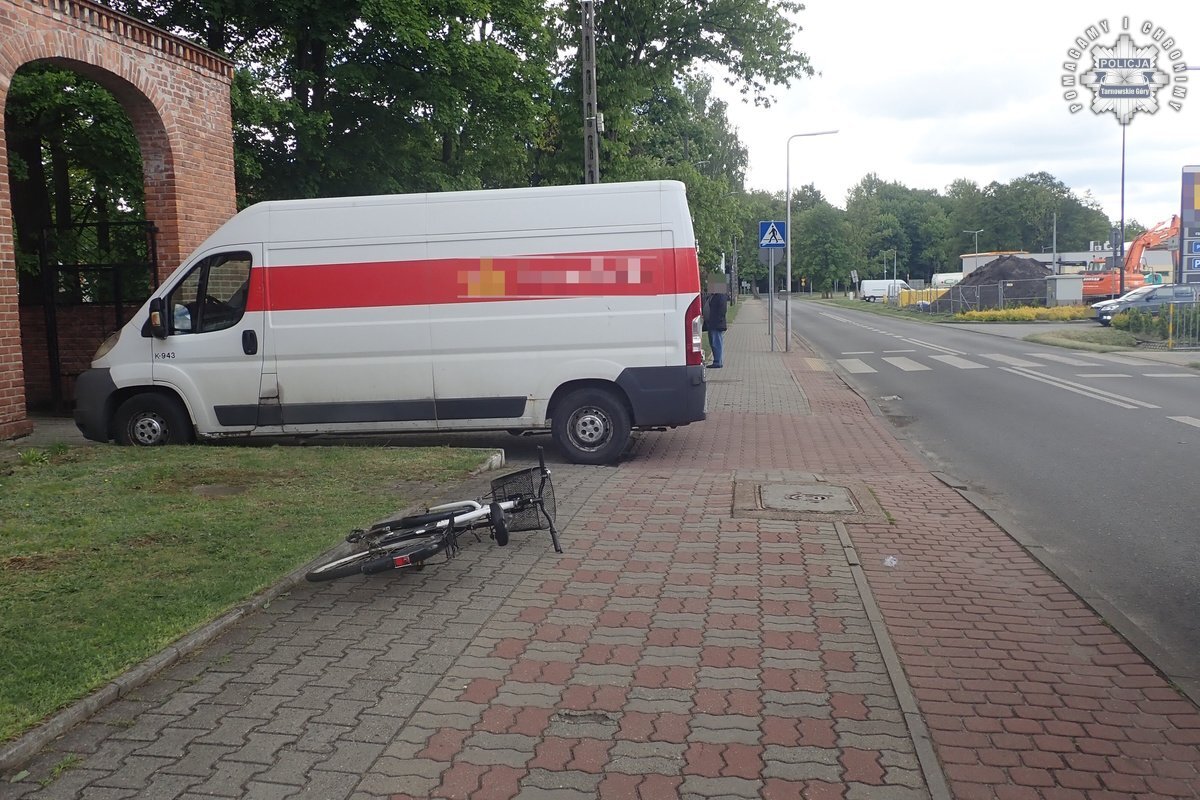 Zdarzenie drogowe z rowerzystką w Świerklańcu