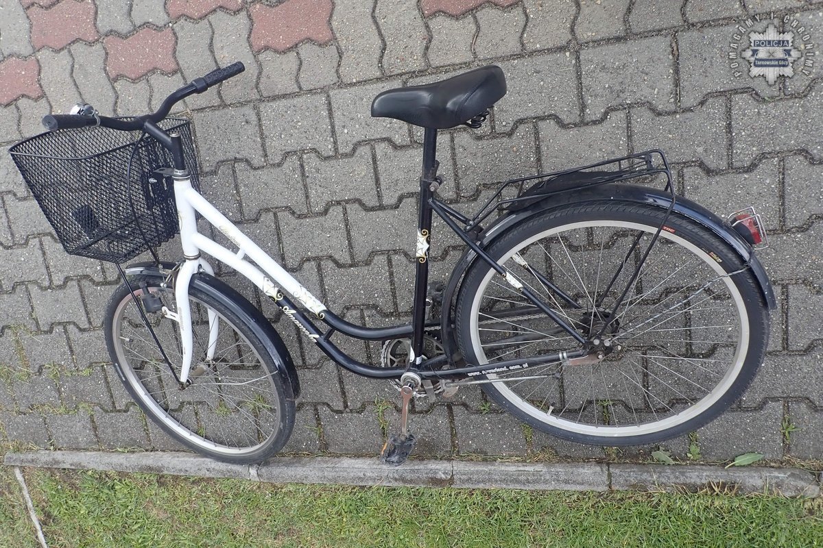Zdarzenie drogowe z rowerzystką w Świerklańcu