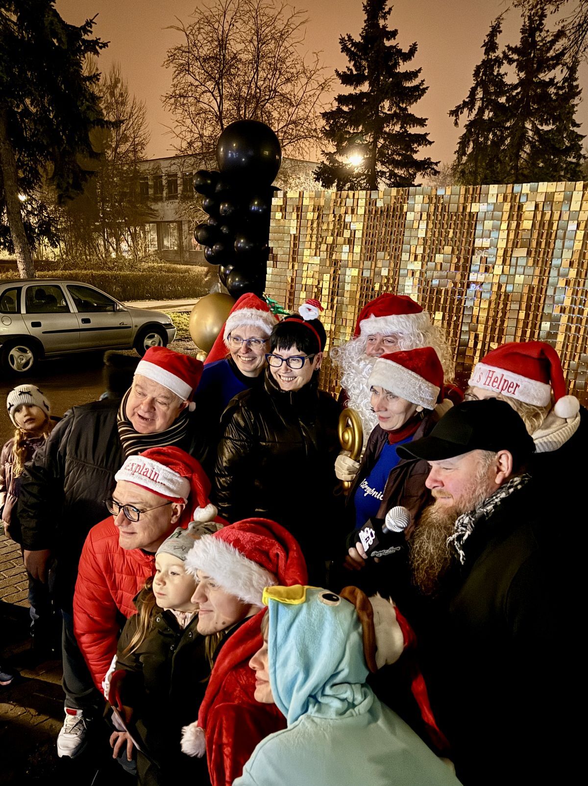 Strojenie dzielnicowej choinki w Tarnowskich Górach-Strzybnicy