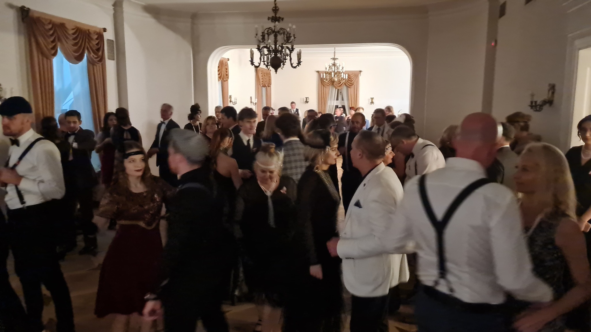 Potańcówka z okazji Święta Niepodległości w Tarnowskich Górach