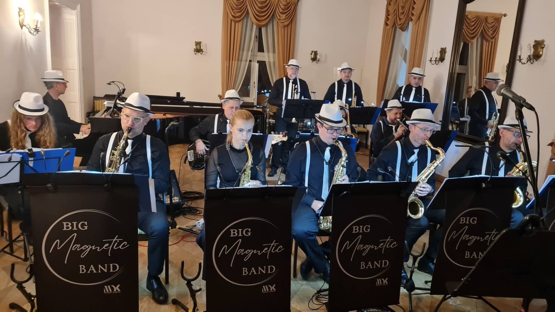 Potańcówka z okazji Święta Niepodległości w Tarnowskich Górach