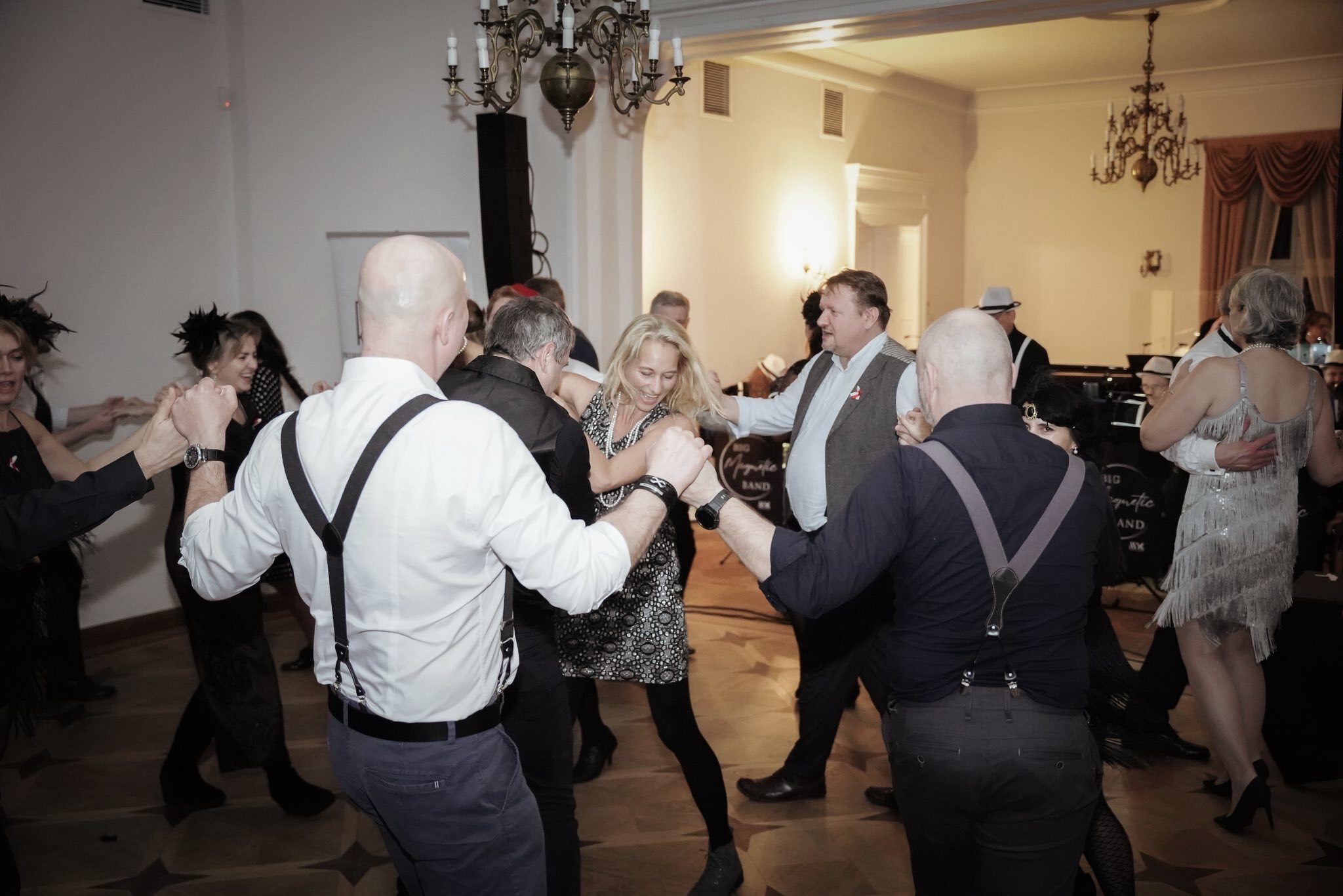 Potańcówka z okazji Święta Niepodległości w Tarnowskich Górach