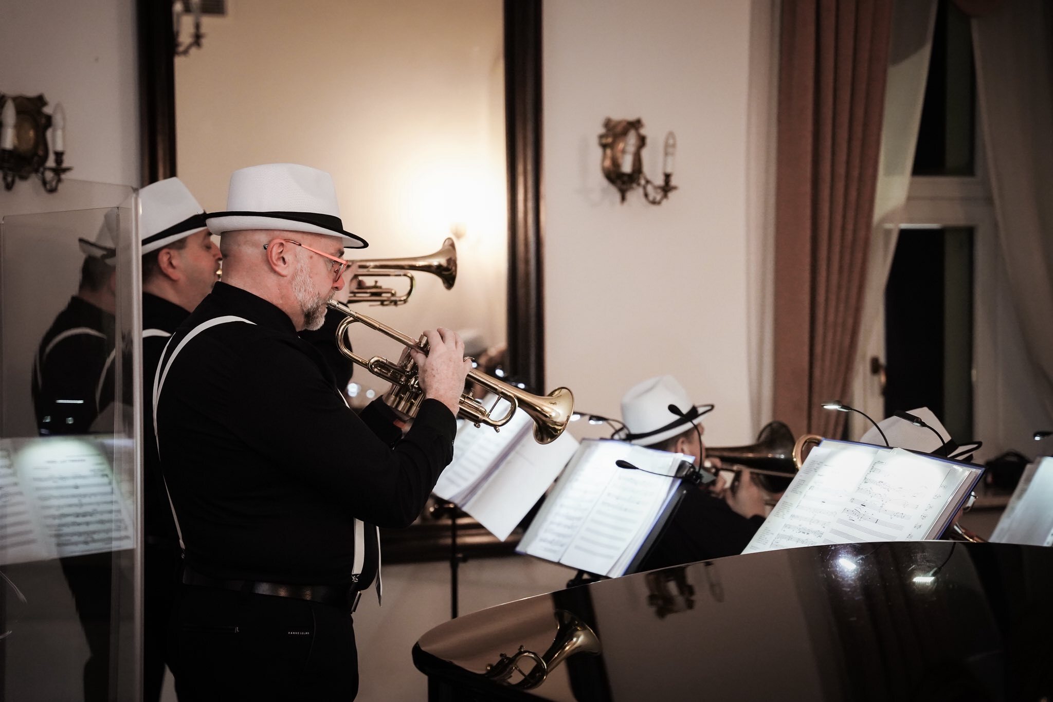 Potańcówka z okazji Święta Niepodległości w Tarnowskich Górach