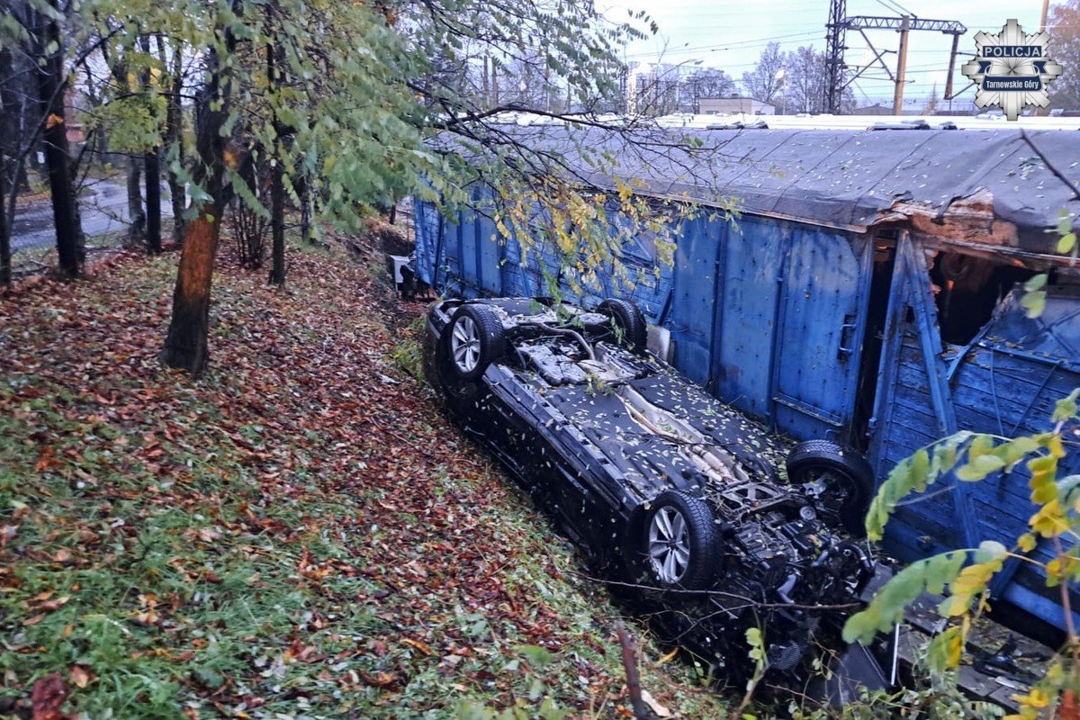 Co wiadomo o wypadku w Tarnowskich Górach? Nocna jazda zakończyła się dachowaniem