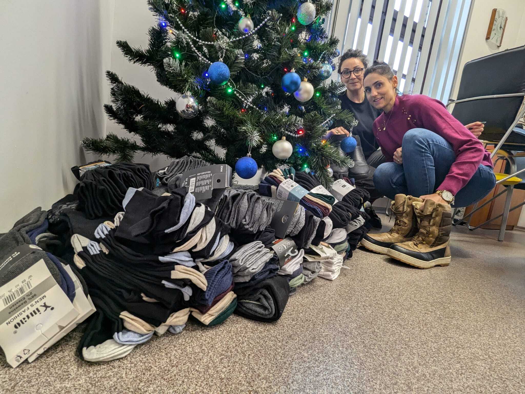 Wesoła Świąteczna Skarpetka powraca. Tarnogórzanie będą zbierać zimowe ubrania