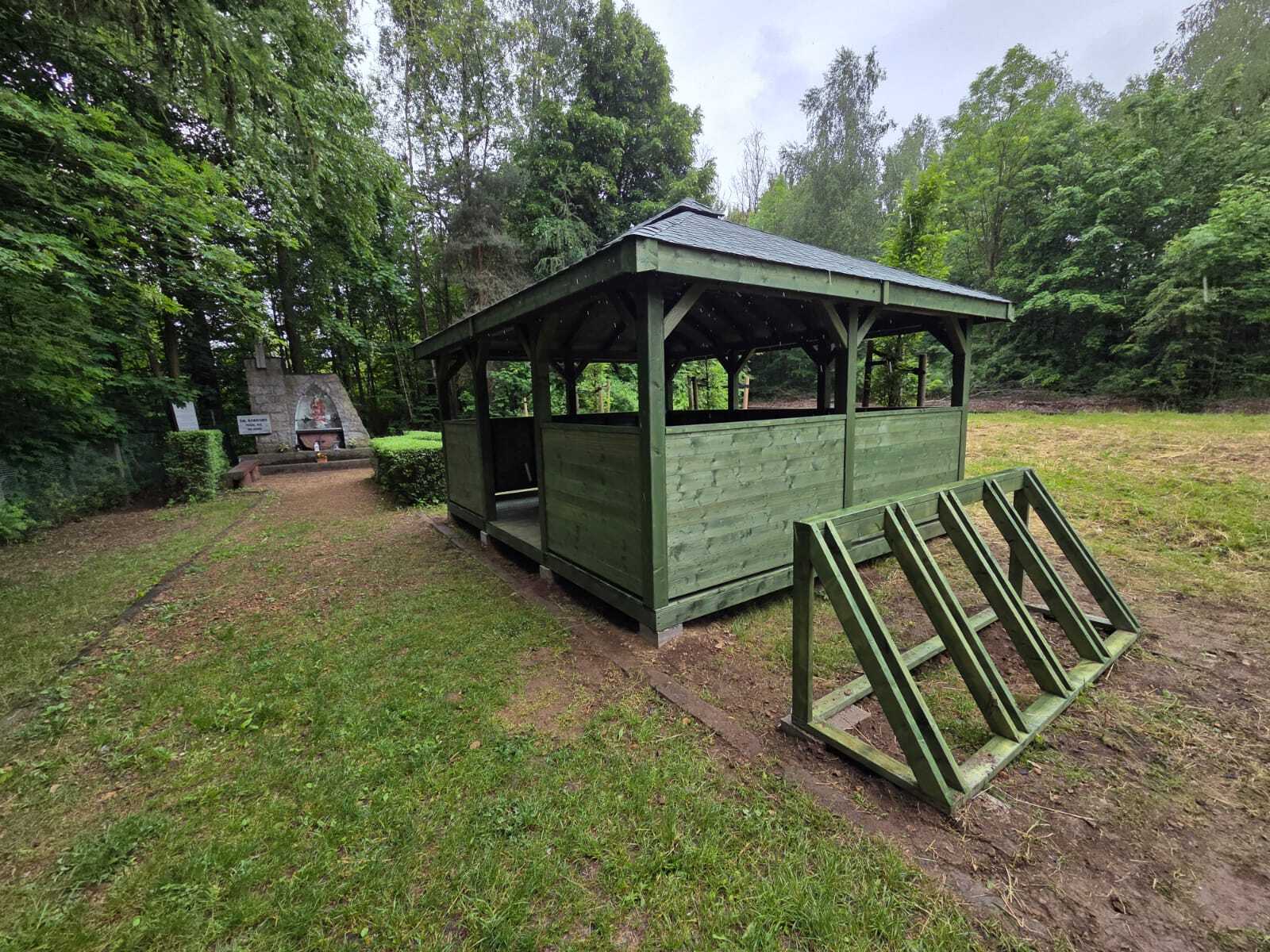Wiata w dzielnicy Bobrowniki Śląskie-Piekary Rudne